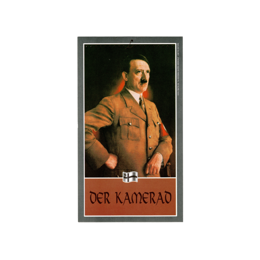 Il N/A Der Kamerad, prodotto a N/A, in N/A, presenta un'etichetta rettangolare realizzata in carta patinata opaca e stampata con tecnologia offset.