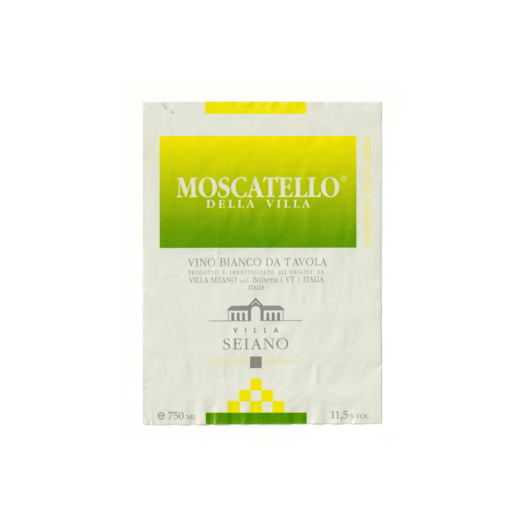 Il vino bianco Moscatello della Villa, prodotto a Bolsena, in Italia, presenta un'etichetta rettangolare realizzata in carta patinata lucida e stampata con tecnologia Offset.