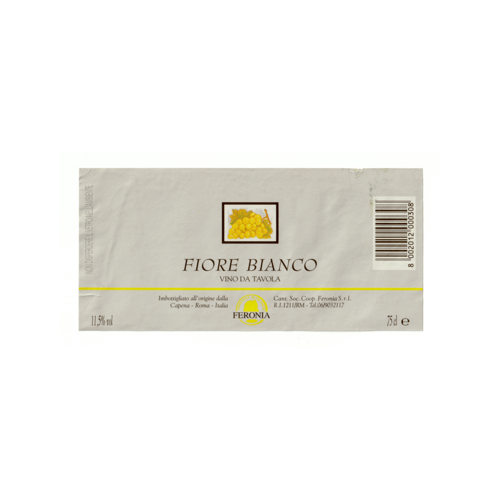 Il vino bianco Fiore Bianco, prodotto a Capena, in Italia, presenta un'etichetta rettangolare realizzata in carta patinata lucida e stampata con tecnologia Offset.