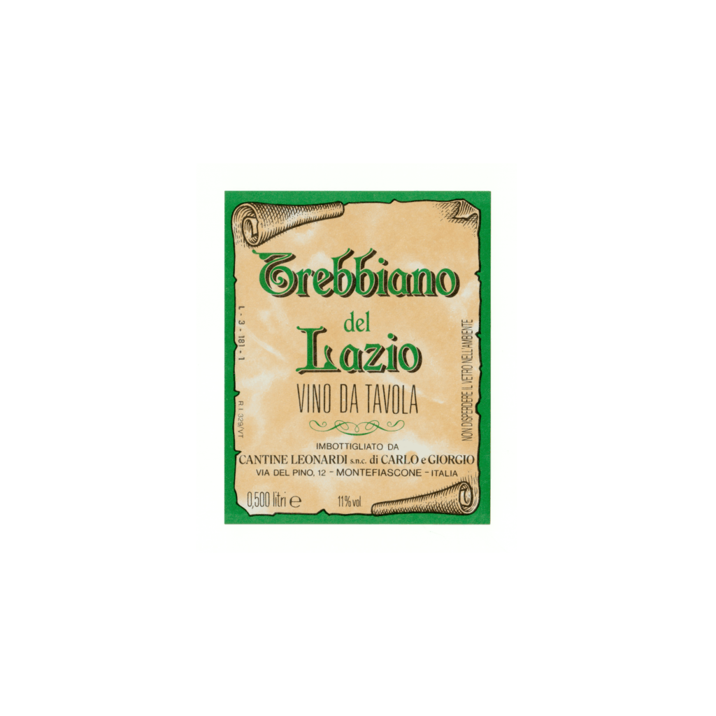 Il vino bianco Trebbiano del Lazio, prodotto a Cantine Leonardi snc, in Italia, presenta un'etichetta rettangolare realizzata in carta patinata opaca e stampata con tecnologia Offset.