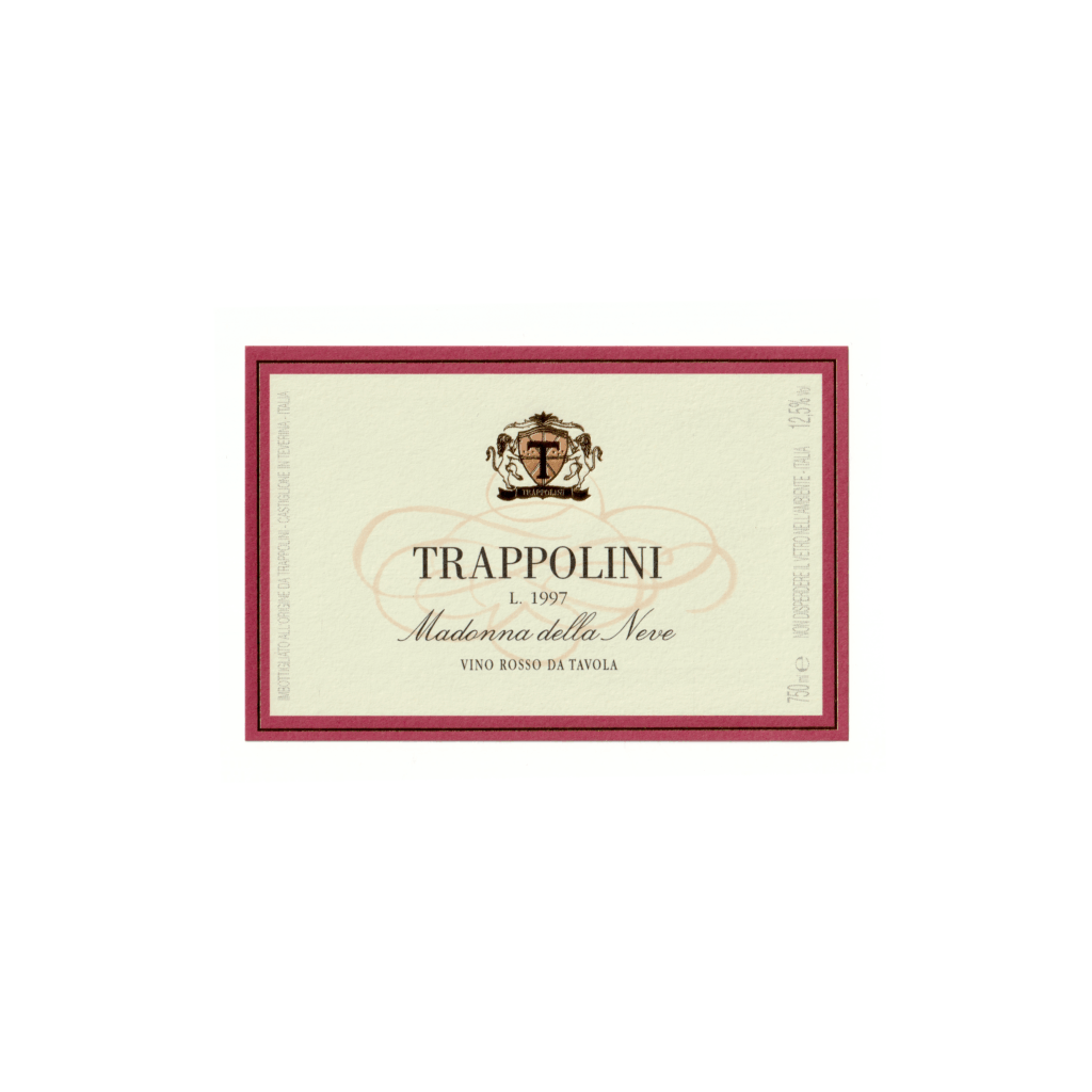 Il vino rosso Madonna della Neve, prodotto a Castiglione in Teverina, in Italia, presenta un'etichetta rettangolare realizzata in carta usomano e stampata con tecnologia Offset.