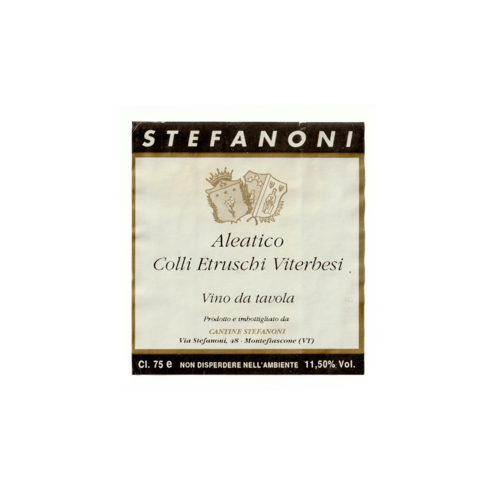 Il vino rosso Aleatico Colli Etruschi Viterbesi, prodotto a Montefiascone, in Italia, presenta un'etichetta rettangolare realizzata in carta patinata opaca e stampata con tecnologia Offset.