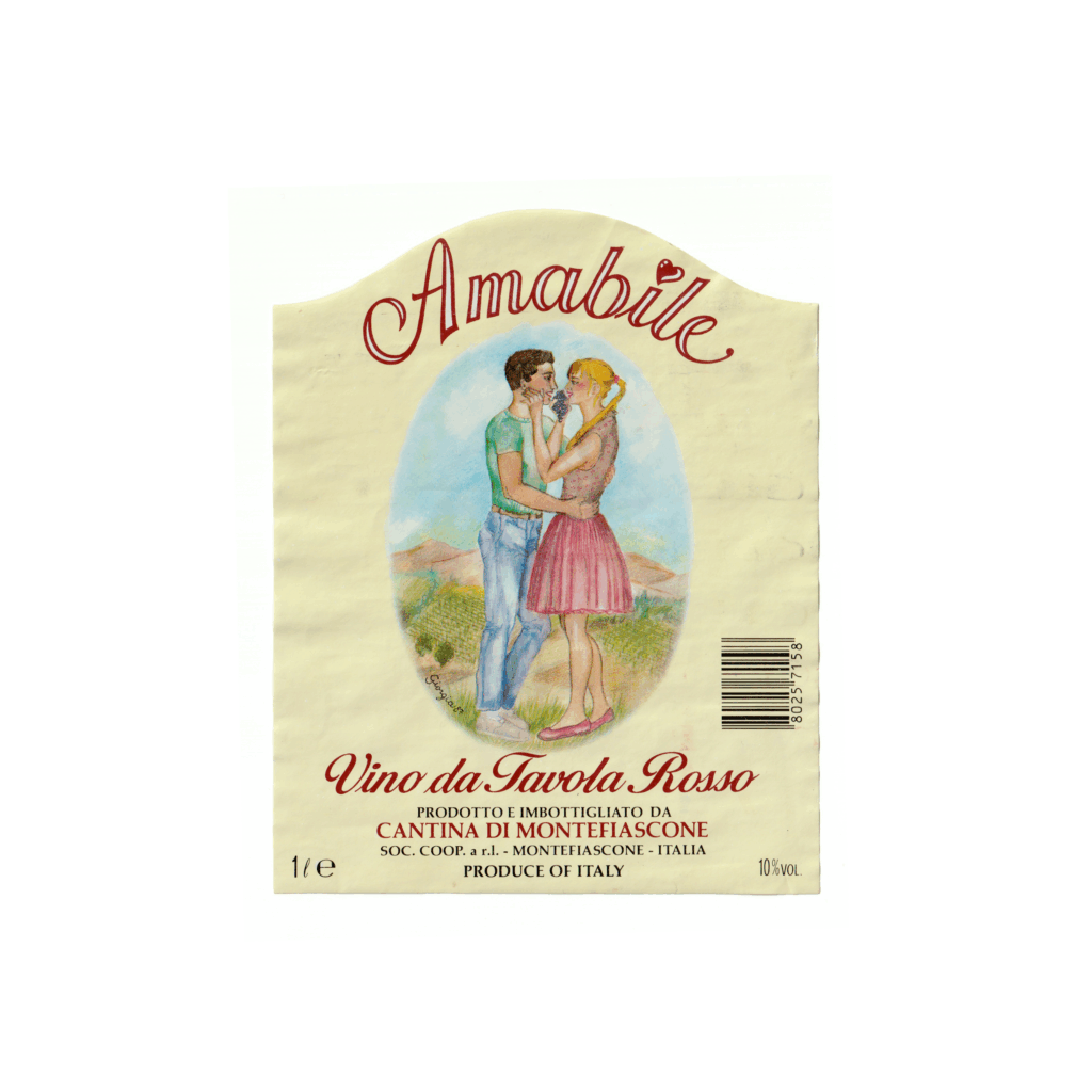 Il vino rosso Amabile, prodotto a Montefiascone, in Italia, presenta un'etichetta altro realizzata in carta plastificata lucida e stampata con tecnologia Offset.