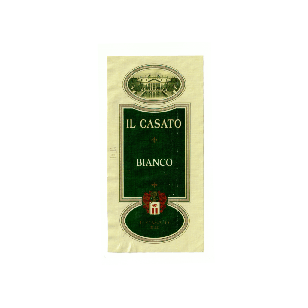 Il vino bianco Bianco, prodotto a Chiari, in Italia, presenta un'etichetta rettangolare realizzata in carta marcata e stampata con tecnologia Offset.