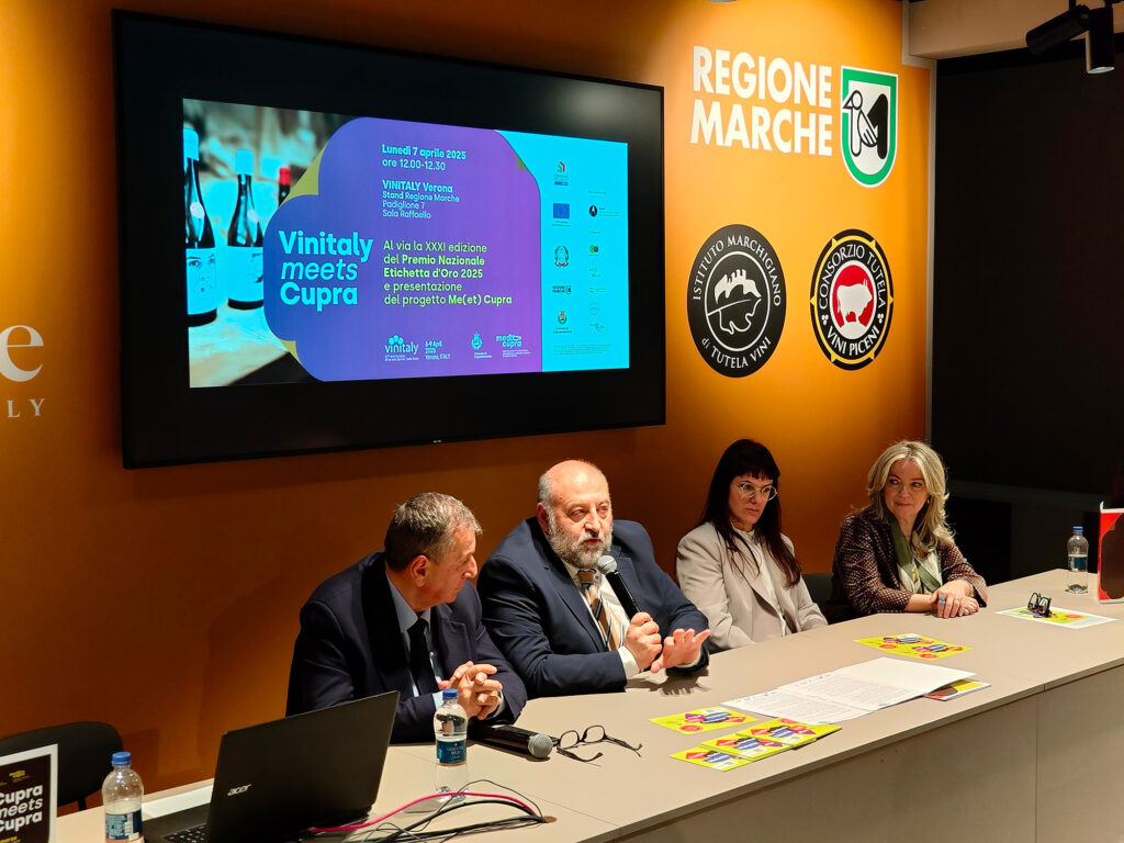 L'Assessore Regionale Antonini alla presentazione del progetto Me(ET)Cupra al Vinitaly di Verona